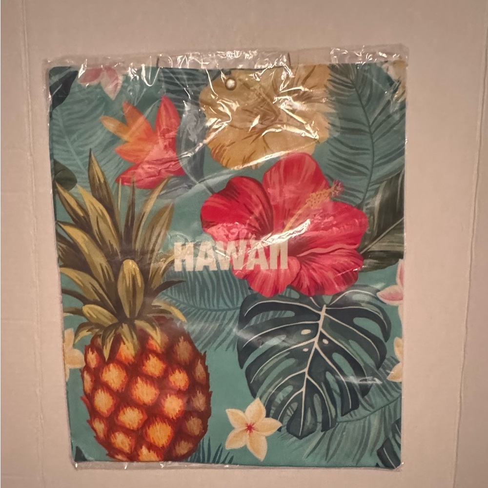 NWT-Island Sense Hawaiian Tote Bag
